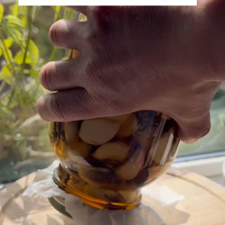 Fermented Honey, Clove &amp; Garlic - A Natural Remedy You’ll Want In Your Kitchen Cupboard This Fall