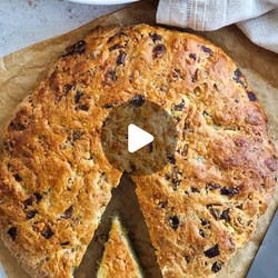 Cheese &amp; Leek 'herb Bread'