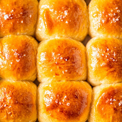 Soft &amp; Buttery Hawaiian Sweet Rolls