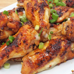 Japanese Style Sweet &amp; Spicy Glazed Chicken Wings
