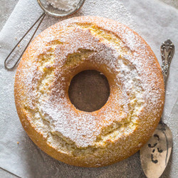 Italian Fresh Cream Lemon Cake