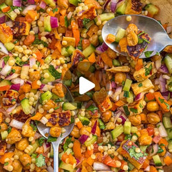 Halloumi And Chickpea Salad