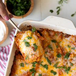 Chicken Fajita Casserole (baked W/ Tortillas!). https://realfoodwholelife.com/recipes/chicken-fajita-casserole/?utm_source=convertkit&amp;utm_medium=email&amp;utm_campaign=%E2%9C%A8New%E2%9C%A8+Fall+Meal+Plan+++Grocery+List+-+19532487