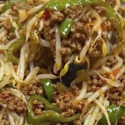 Ground Beef and Bean Sprout Stir Fry