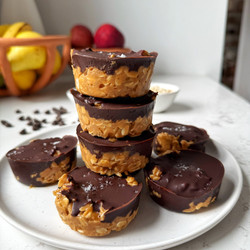 No-bake Chocolate Peanut Butter Oatmeal Cups