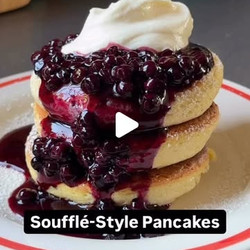 Soufflé-style Blueberry Pancakes