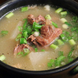 Ox Bone Soup (seolleongtang)