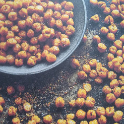 Crunchy Spiced Roasted Chickpeas - Cool Beans
