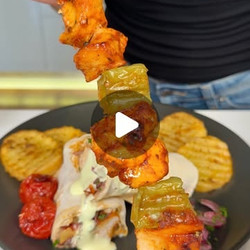 Tek Tepside Tavuk Şiş Dürüm (one-pan Chicken Şiş Kebab)