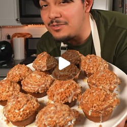 Cinnamon Churro Crunch Banana Muffins