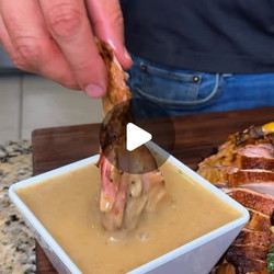 Chef Duce's Thanksgiving Turkey Gravy