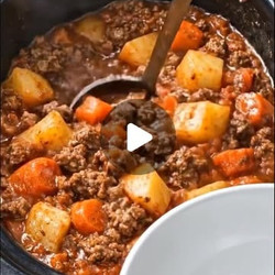 Grandpa's Hearty Beef And Vegetable Slow Cooker Stew