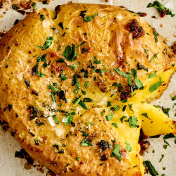 Garlic Butter Smashed Potatoes
