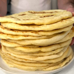 Easy Homemade Greek Pita Bread Recipe (fluffy)