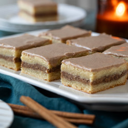 Brown Sugar Cinnamon Pop Tart Bars