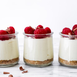 Mini No-bake Cheesecake Cups With Chocolate And Raspberries