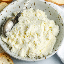 Homemade Ricotta Cheese (4 Ingredients)