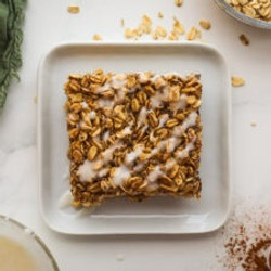 Cinnamon Roll Baked Oatmeal