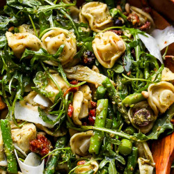30 Minute Pesto Tortellini Salad