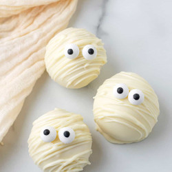 Mummy Oreo Balls