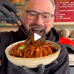 Super Speedy Mushroom Chow Mein