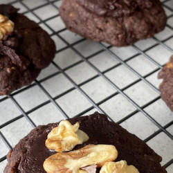 Chelsea Winter’s Afghan Biscuits