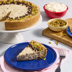 Easy No-bake Cannoli Cheesecake