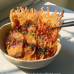 Crispy Pan-fried Enoki Mushrooms With Gochujang Sauce