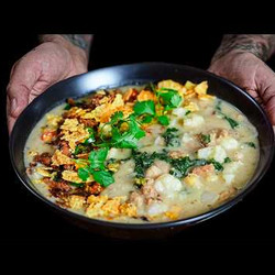 White Christmas Chili In Texas - Creamy White Chickpea &amp; Kale Stew