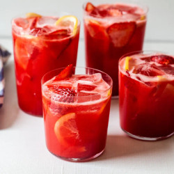 Easy Strawberry Lemonade
