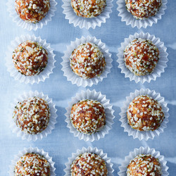 Date And Cashew Energy Balls/Bars