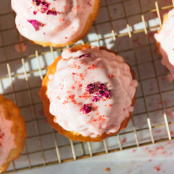 Lover's Leap Mini Cakes