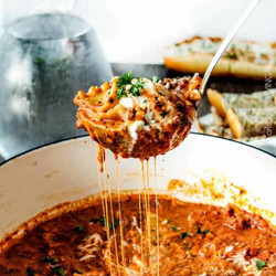 One Pot Lasagna Soup Recipe (easy!)