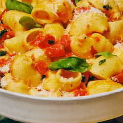 Pasta With No-cook Cherry Tomato Sauce