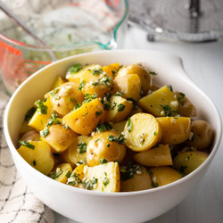Steamed Potatoes With Garlic Herb Butter