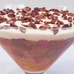 Delia's Old-fashioned Rhubarb Trifle