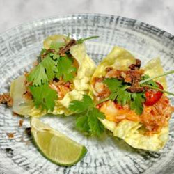 Chilli Crab Wonton Bombs