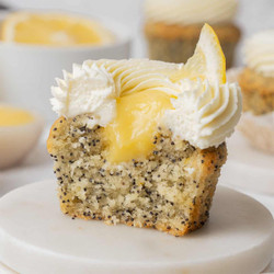 Moist Lemon Poppy Seed Cupcakes