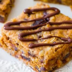 Healthy Peanut Butter Chunk Oatmeal Bars