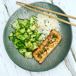Seared Salmon With Pickled Cucumber