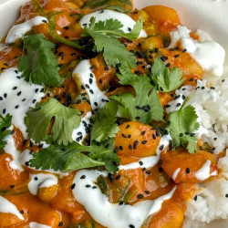 Butter Bean Masala With Peas + Spinach