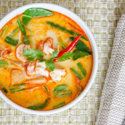 Recette Thaï Soupe Tom Yam Goong À La Citronnelle Et Lime Kaffir
