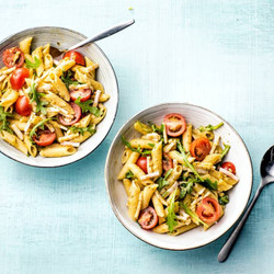 Pasta Pesto Met Kip En Tomaat