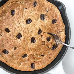 Cashew Chocolate Chip Cookie Skillet