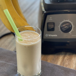 Peanut Butter Banana Oatmeal Smoothie