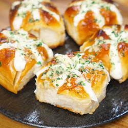 Korean Garlic Cheese Bread