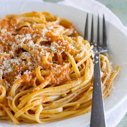 Roasted Red Pepper Pesto Linguine