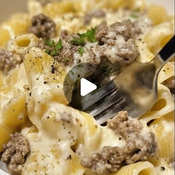 One Pot Beef And Cheddar Ranch Pasta
