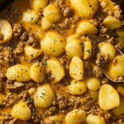 One-pan Cheesy Ground Beef And Potatoes