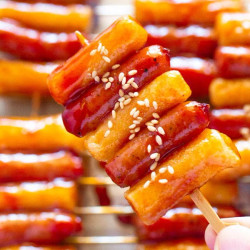 Sotteok Sotteok (rice Cake And Sausage Skewers)